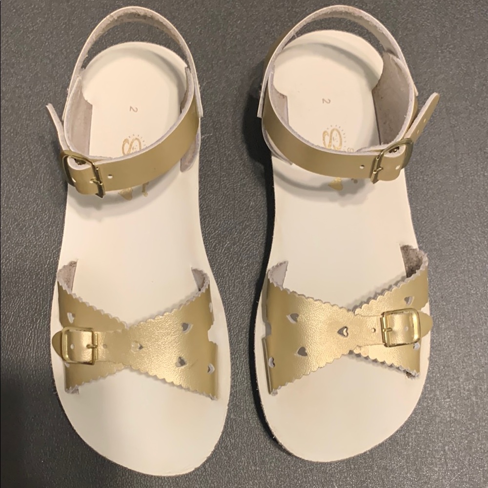 Suns-San Gold Sweetheart Sandals
Girls Size 2